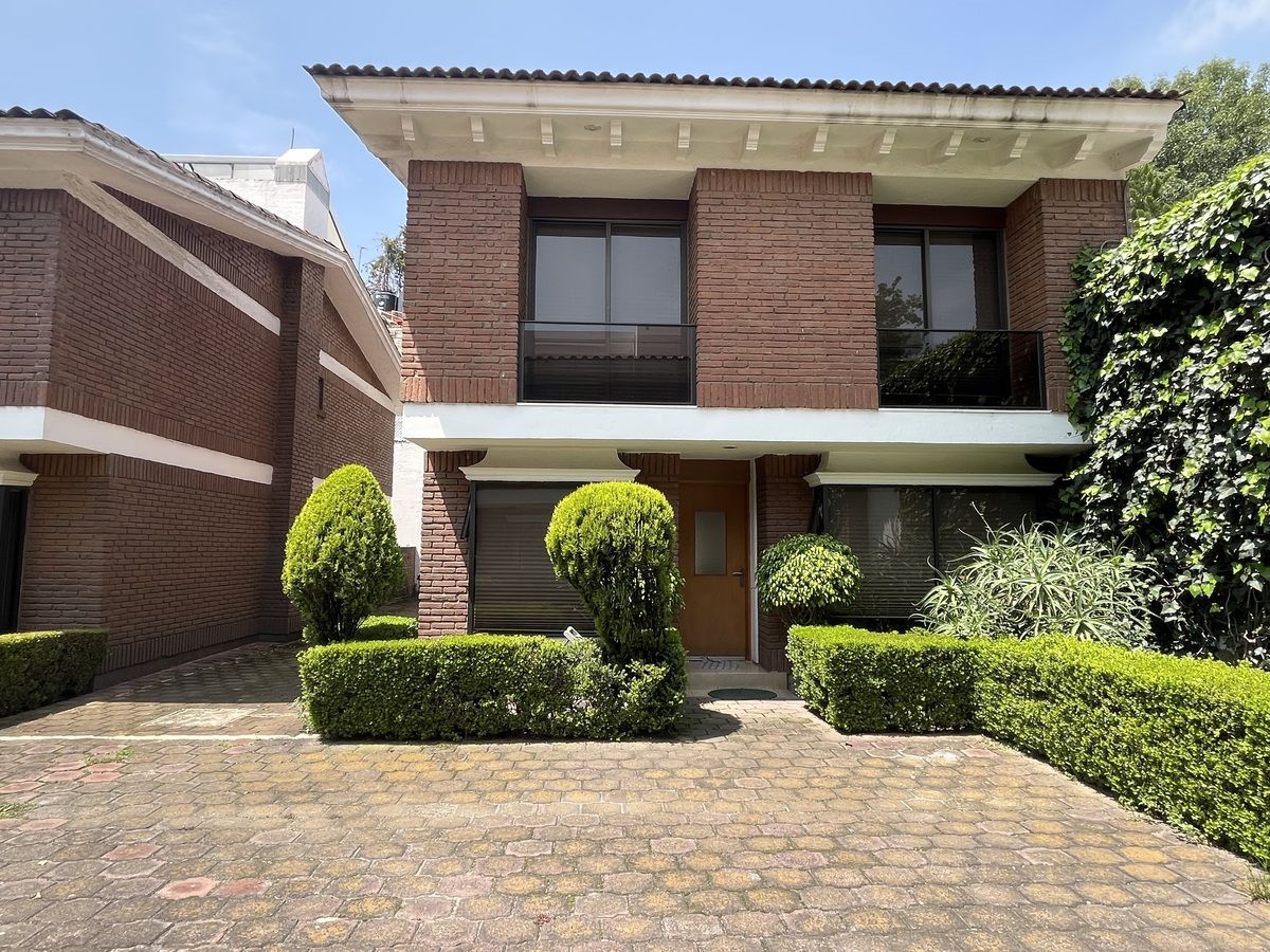 1 de 27: Fachada