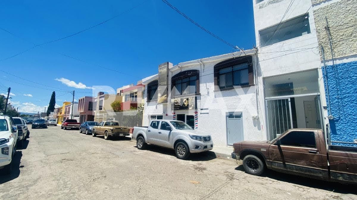 Céntrica Casa en Venta Privada San Antonio con Local