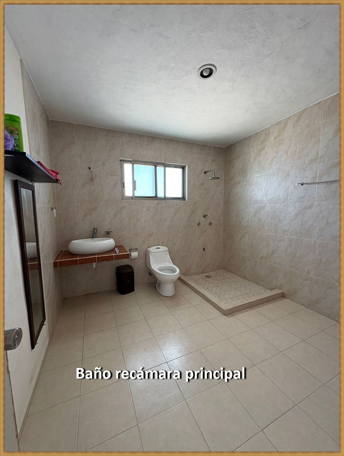 15 of 23: BAÑO EN PLANTA ALTA