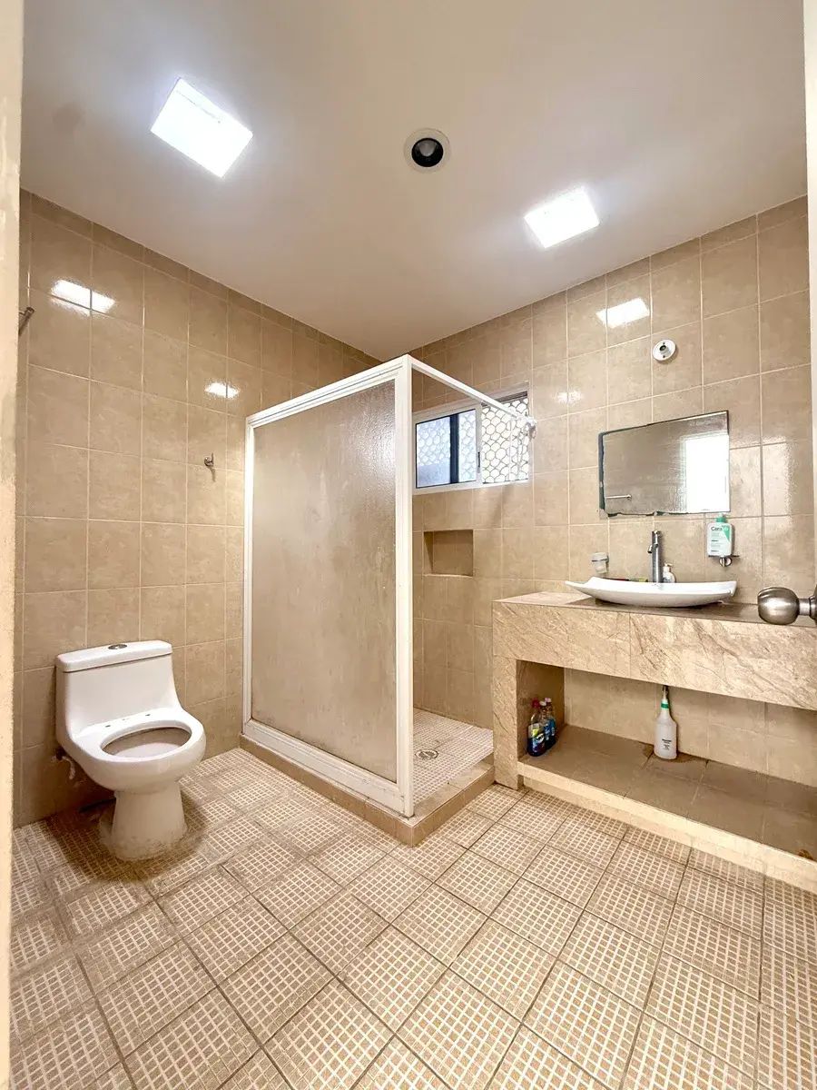 16 of 23: Amplios Baños