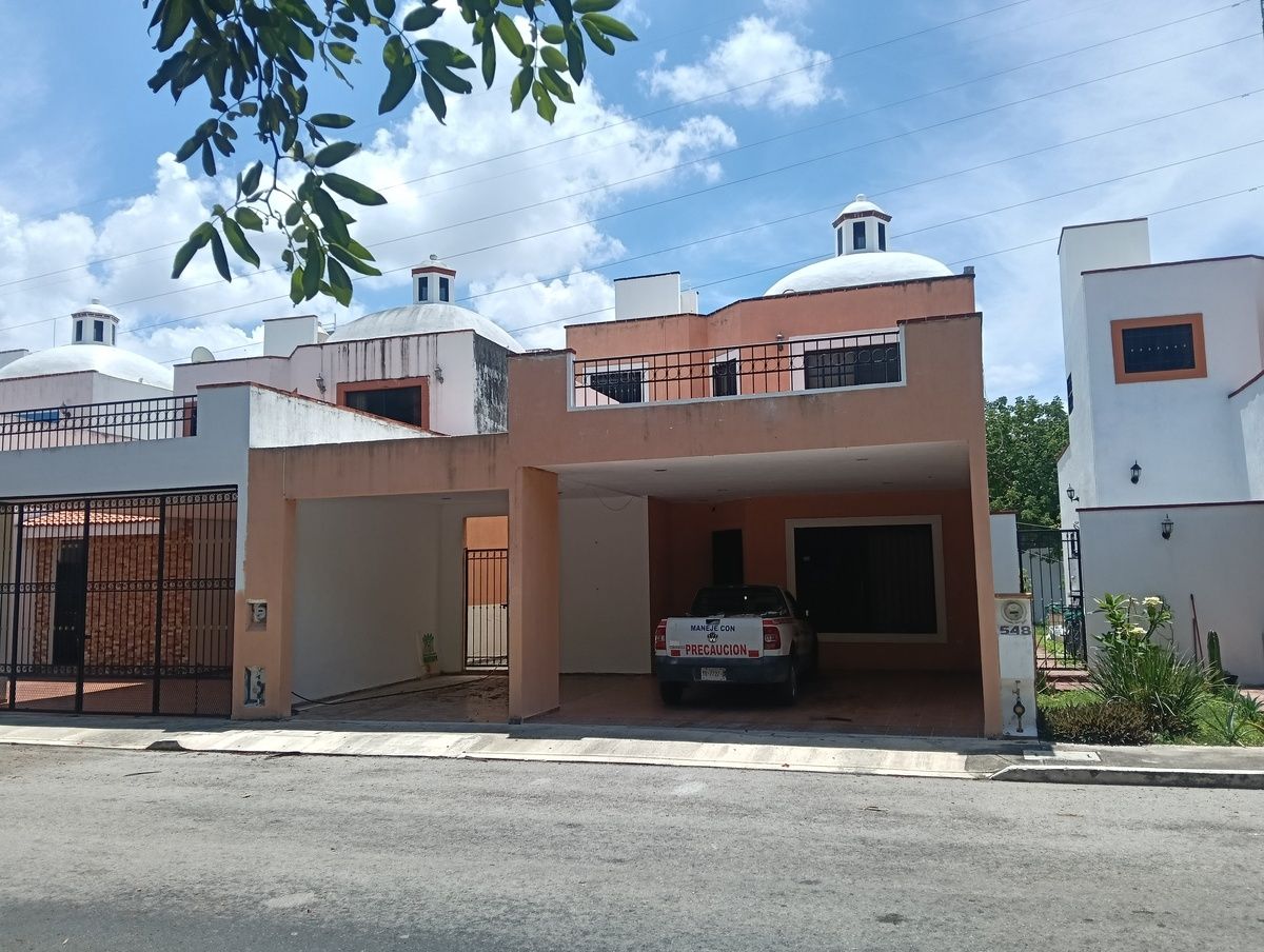 3 of 24: Fachada