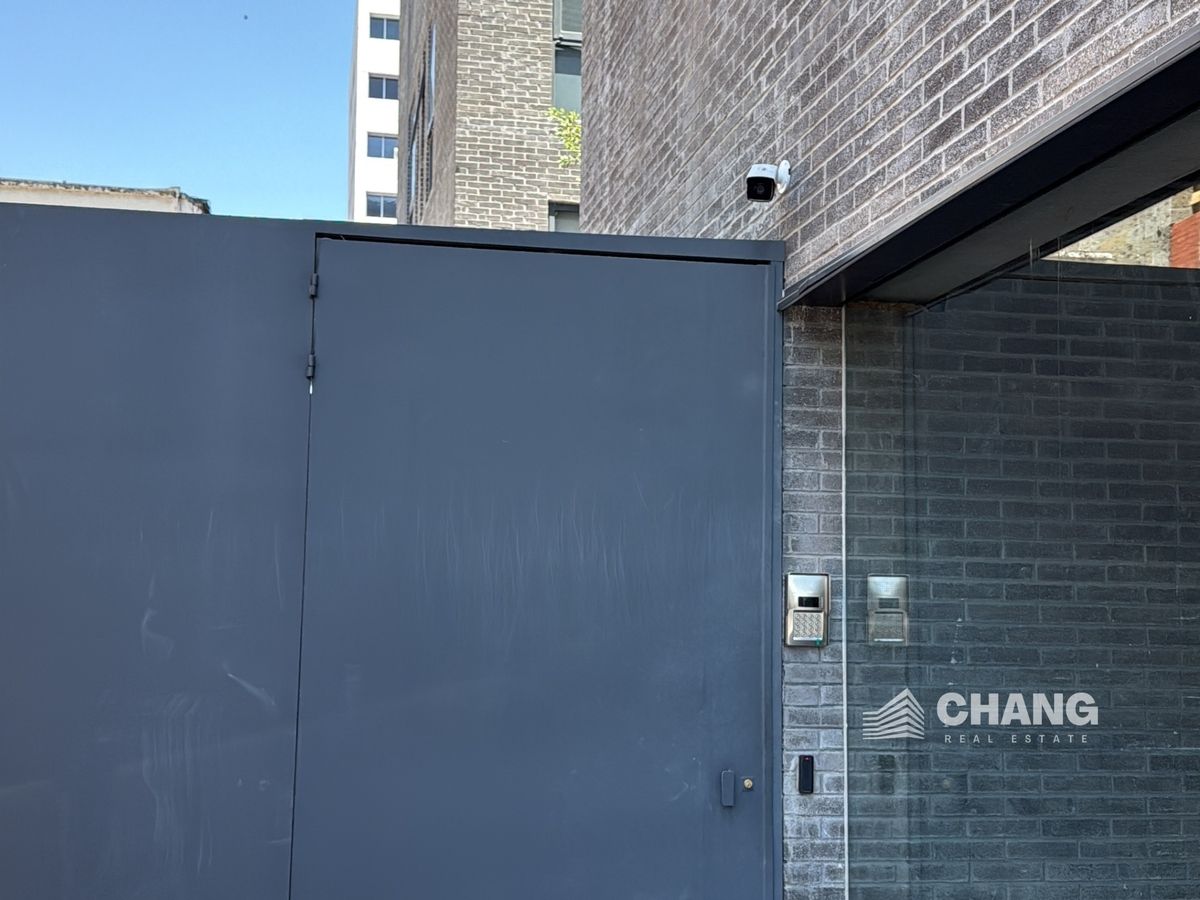 25 de 29: Entrada peatonal