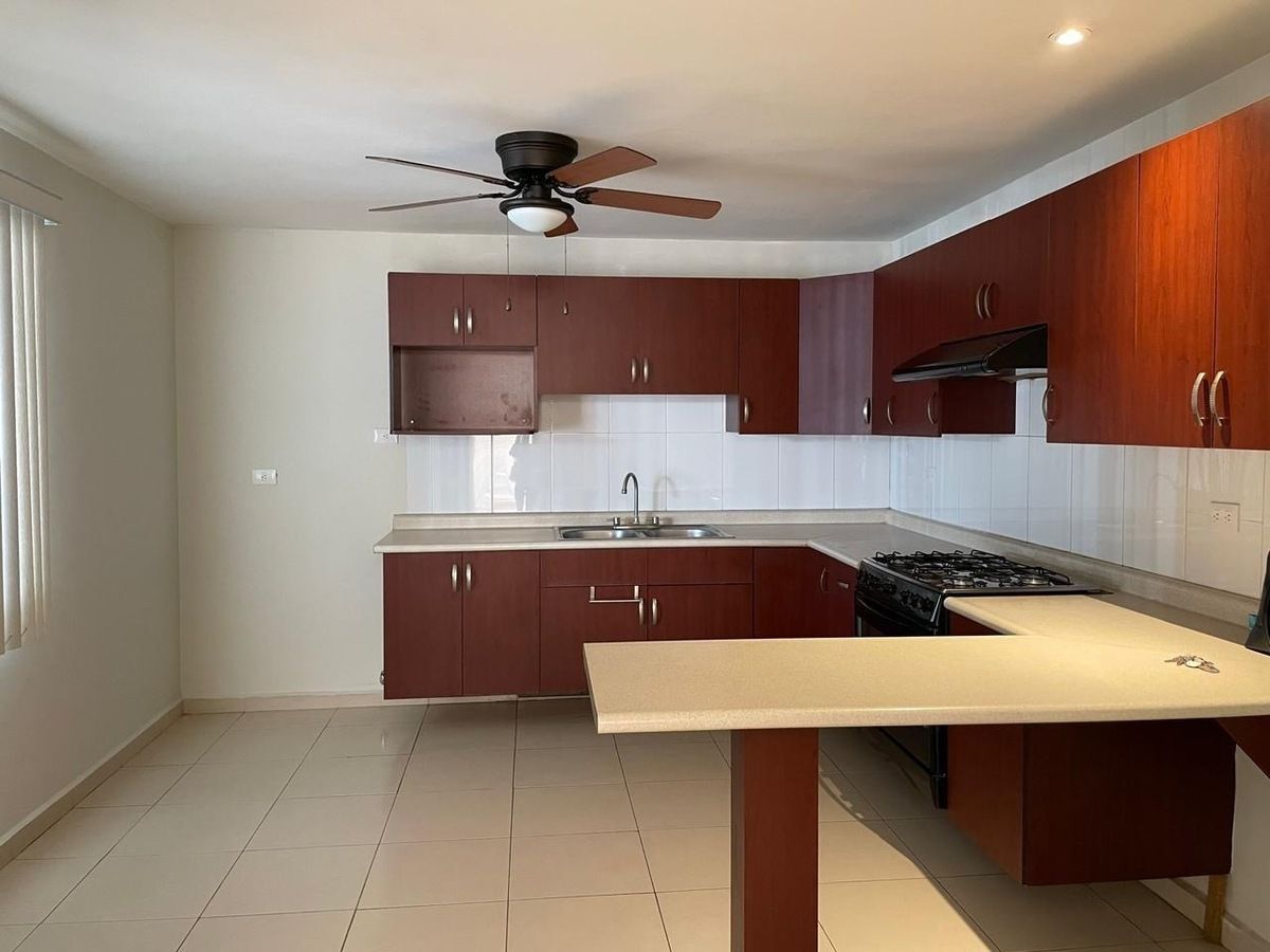 5 of 17: Cocina