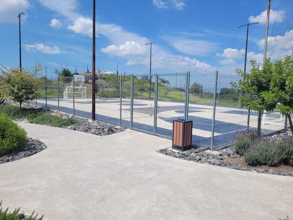 21 de 26: Cancha multiusos, parque central