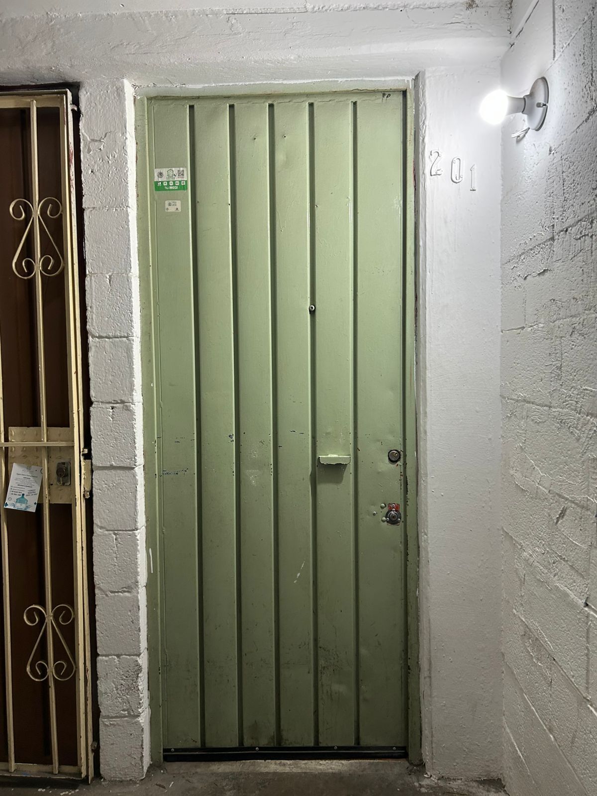 2 de 11: ACCESO A DEPARTAMENTO