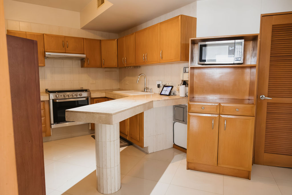 6 de 17: Cocina y barra