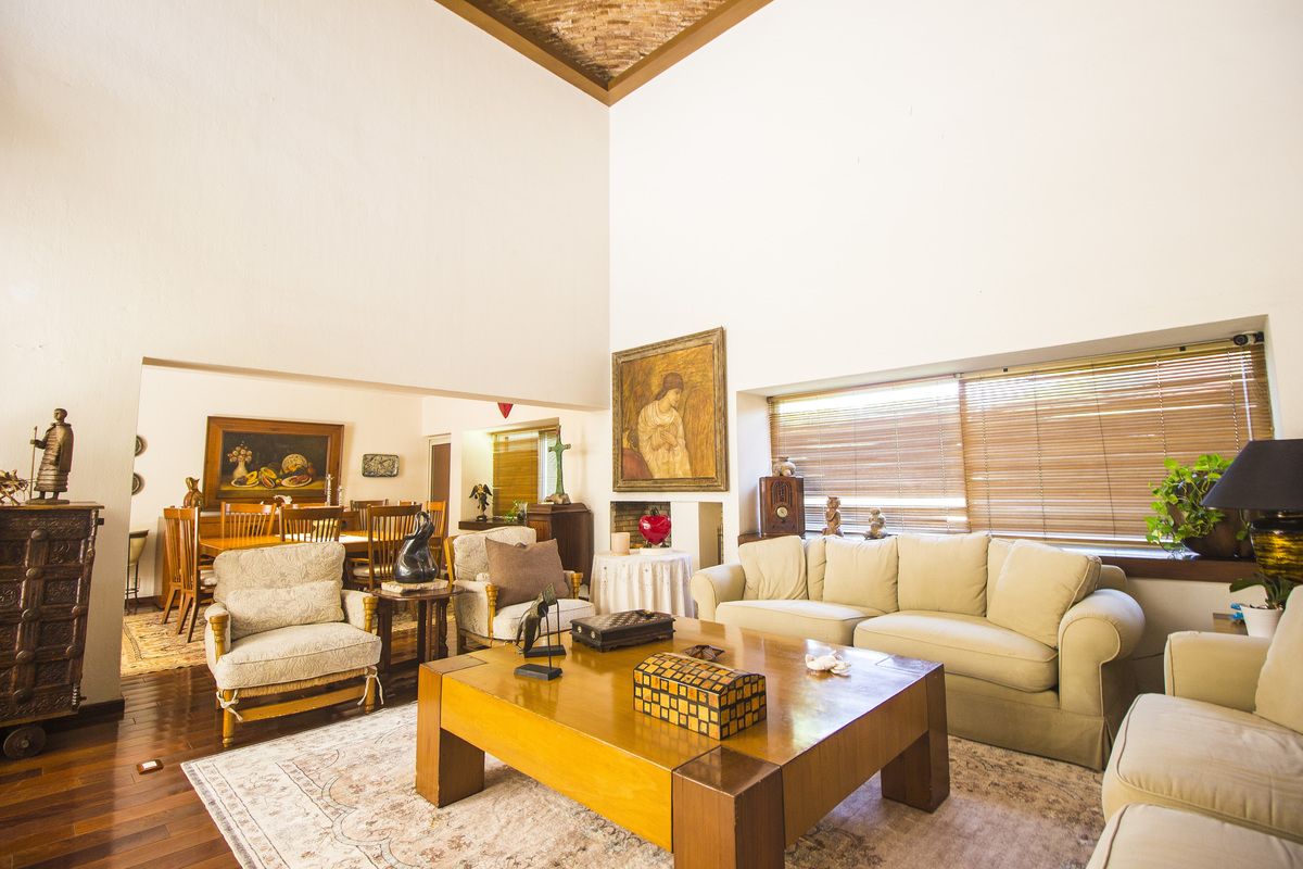 3 of 43: Casa en Colinas de San Javier en Venta Sala