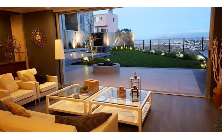 1 de 32: Casa Club