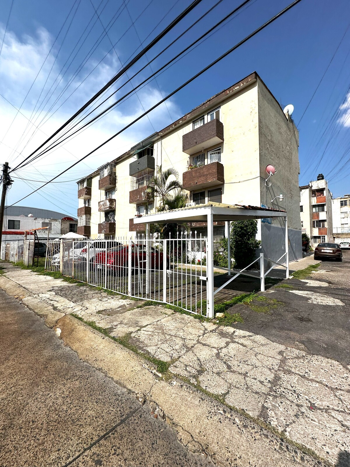 1 de 18: Fachada a Calle