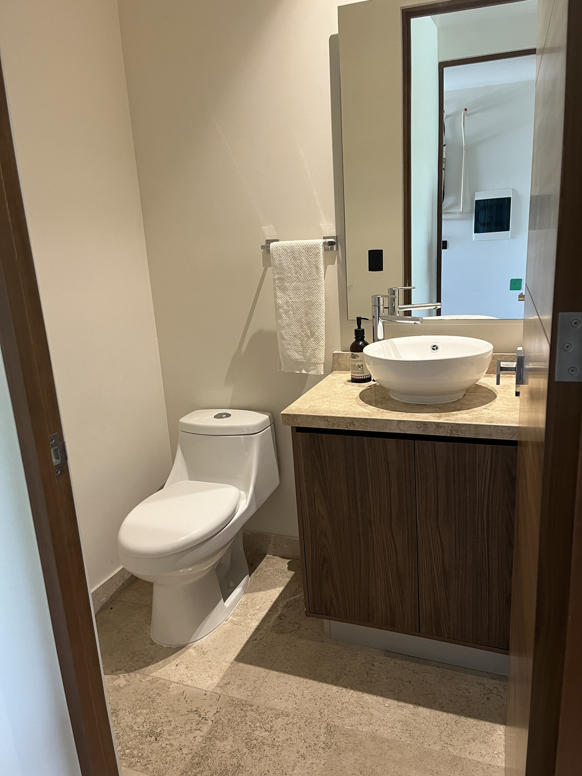 10 de 32: Bano de Visitas