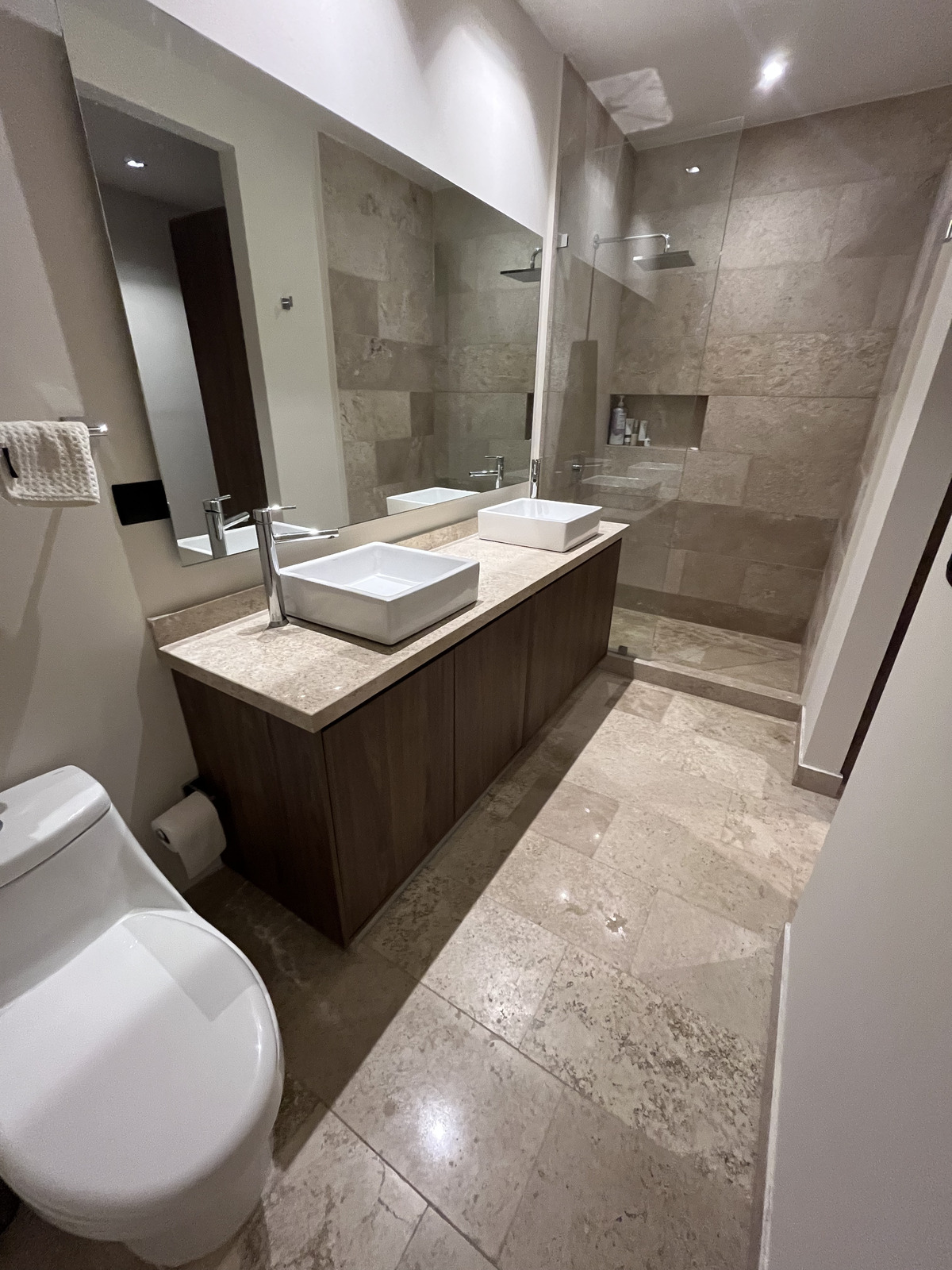 21 de 32: Baño Principal