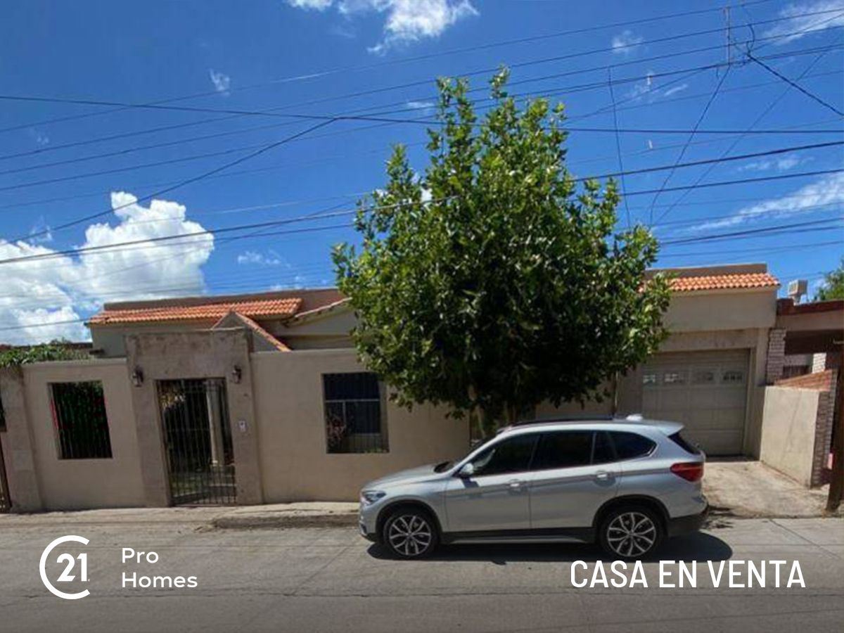 1 of 13: Fachada