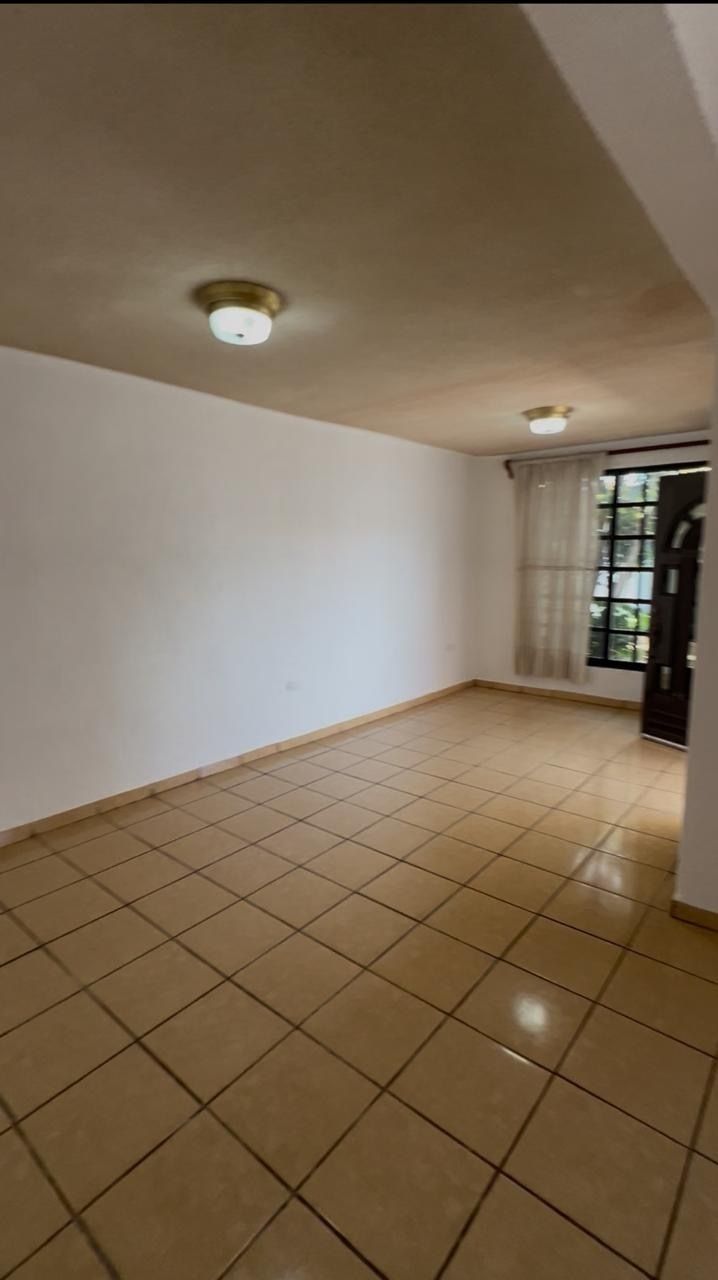 3 of 15: Sala y comedor