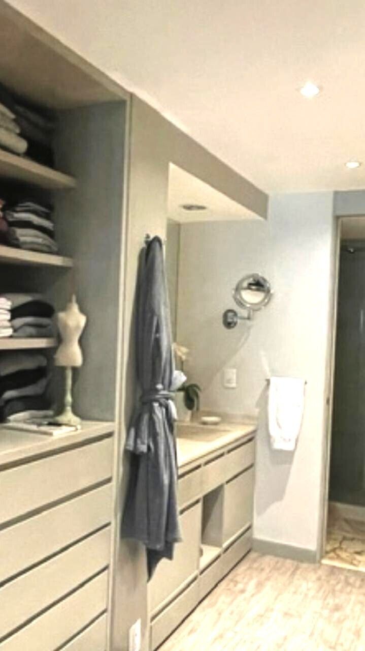14 de 24: Vestidor
