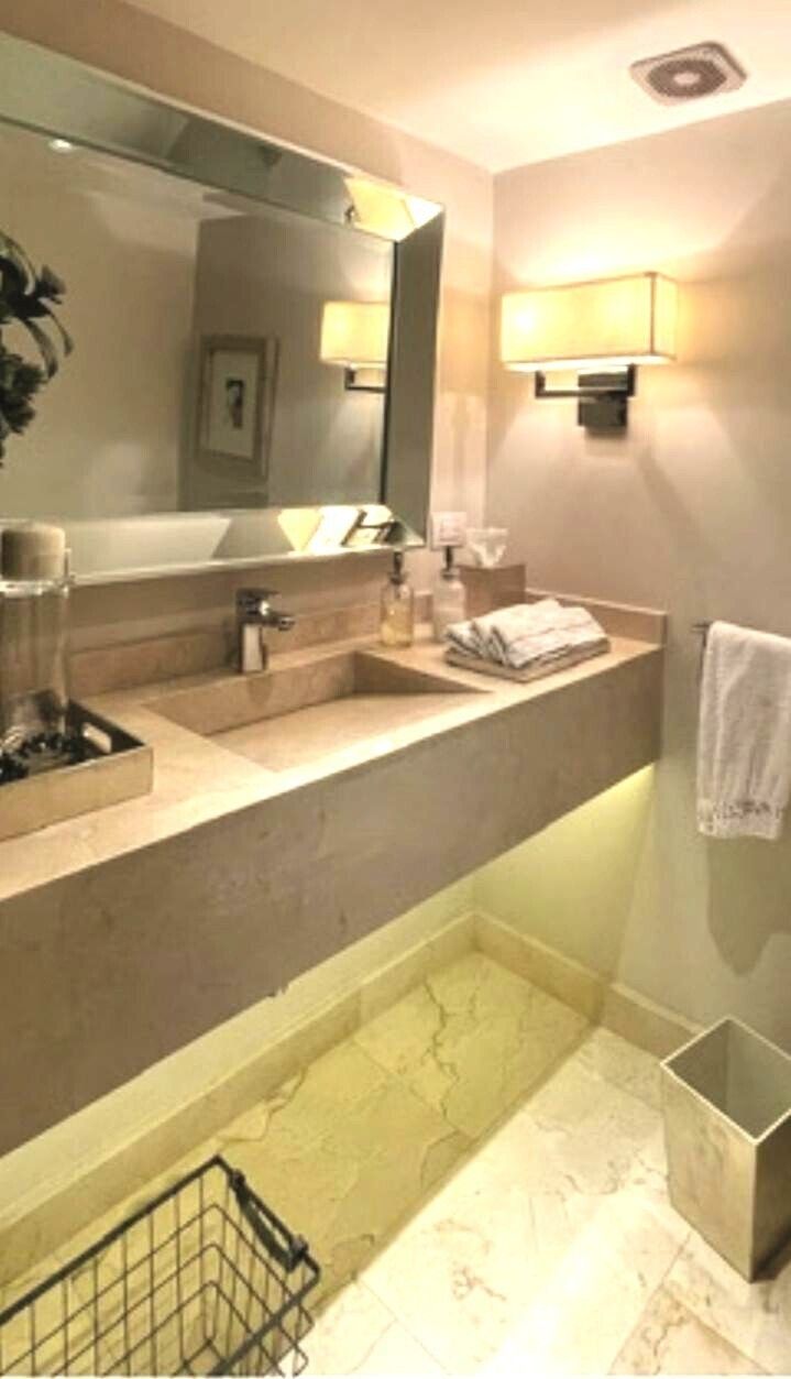 6 de 24: Baño de visitas