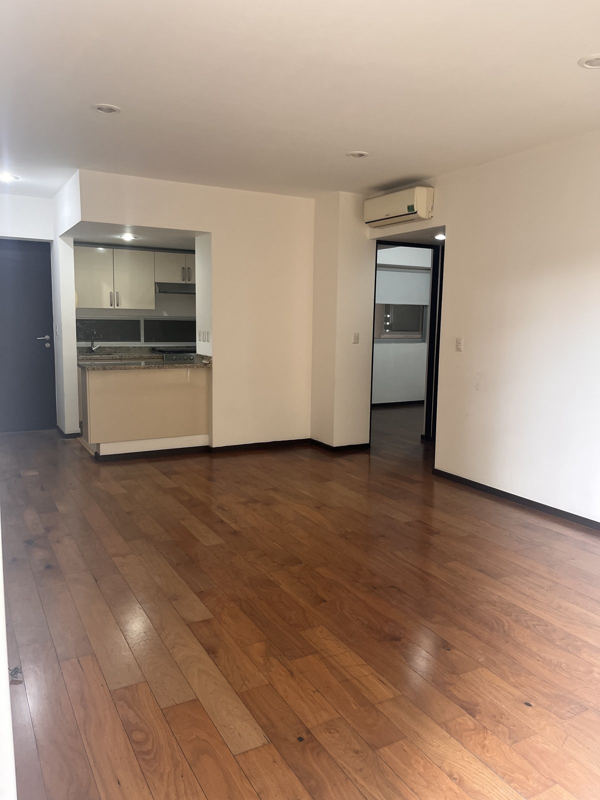 1 de 32: Estancia con cocina integrada