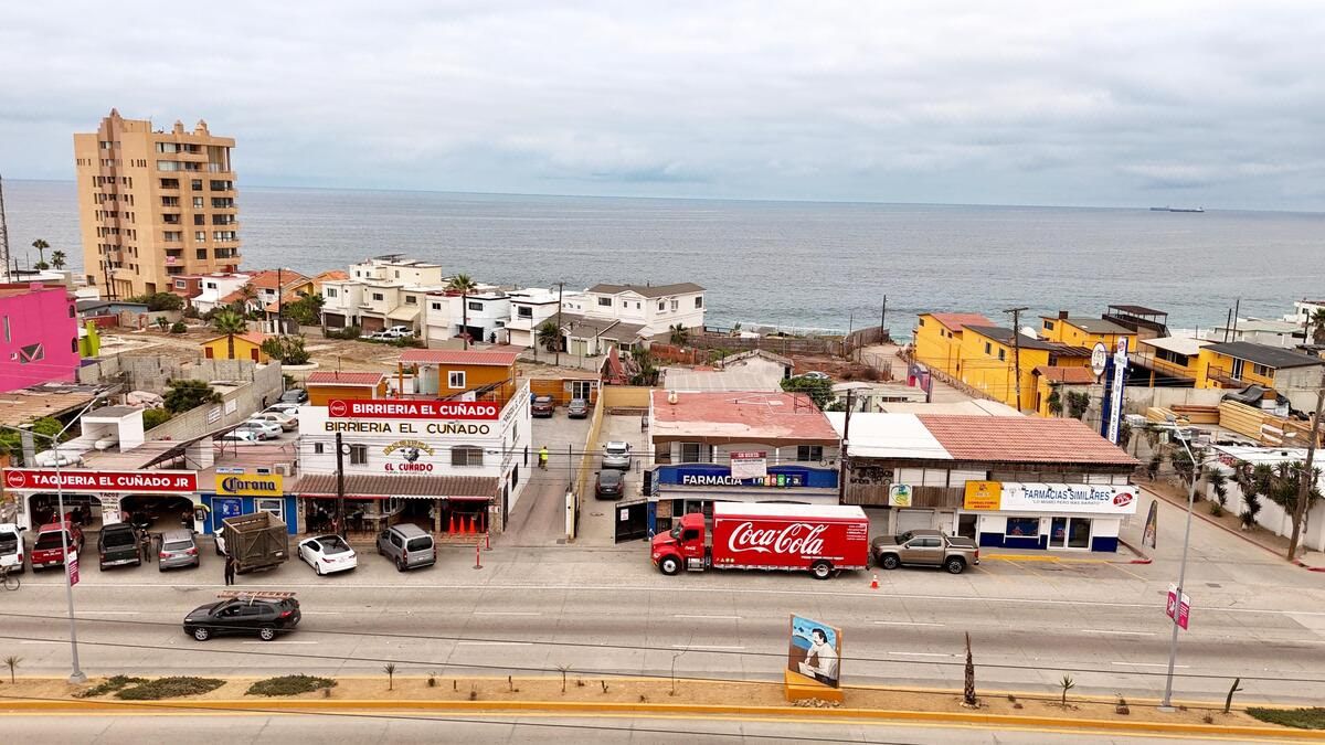 Propiedad Venta en Rosarito Avenida comercial cerca de Punta Azul.