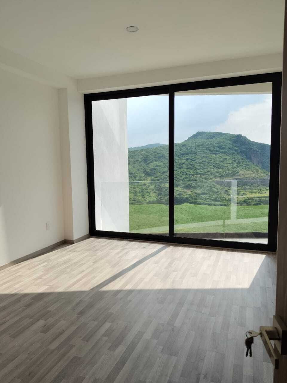 2 de 15: Vista desde la recámara.