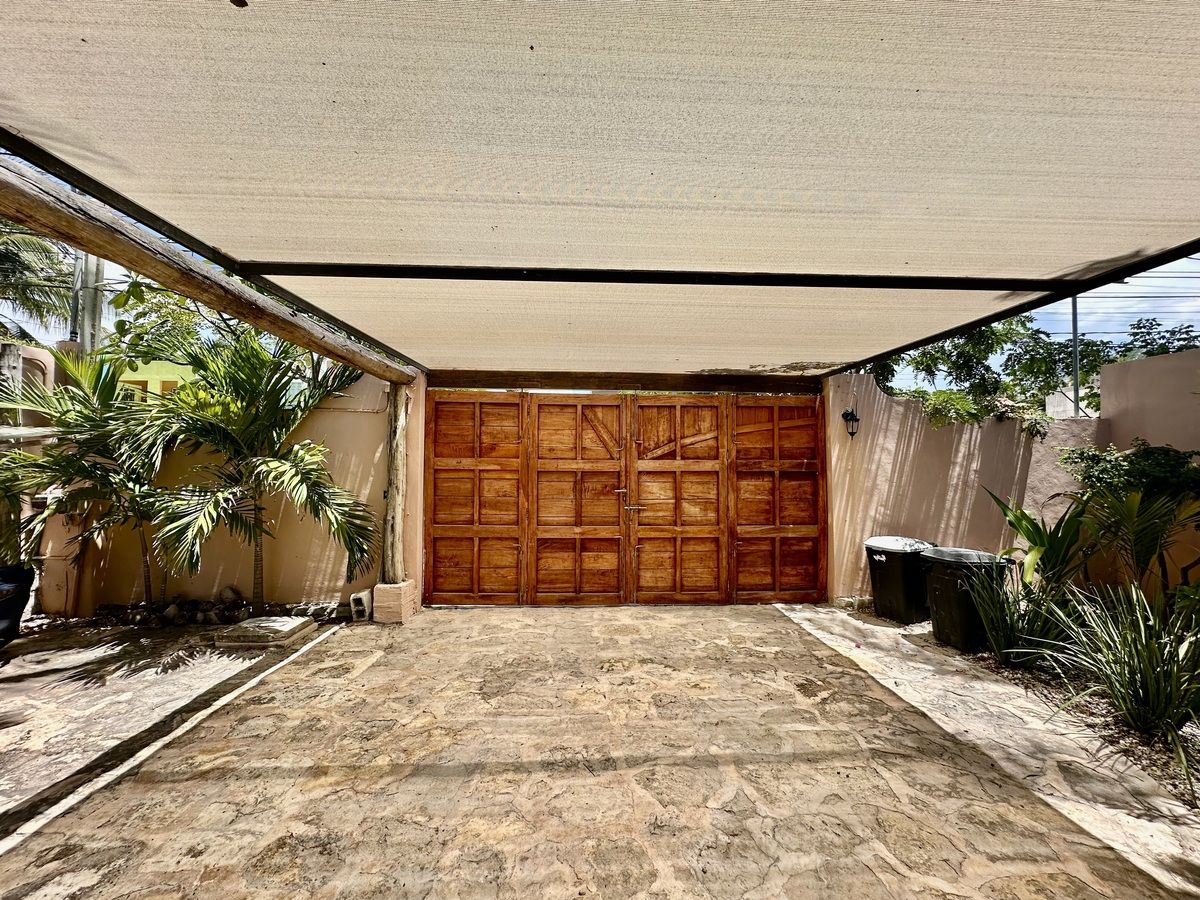 2 of 26: Entrada principal