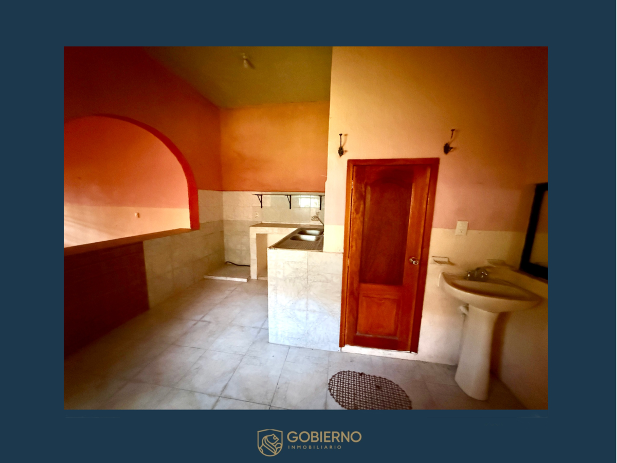 4 of 16: Cocina