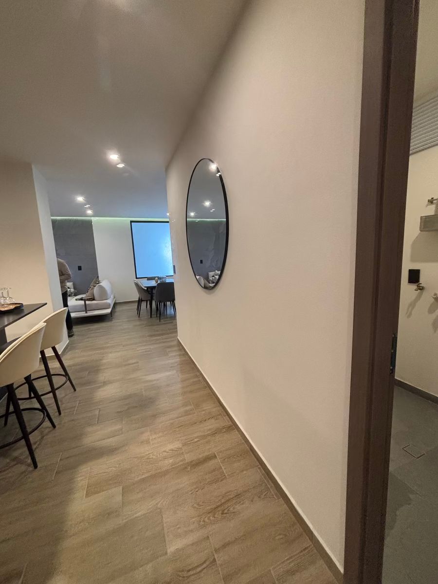 9 de 22: Pasillo central.