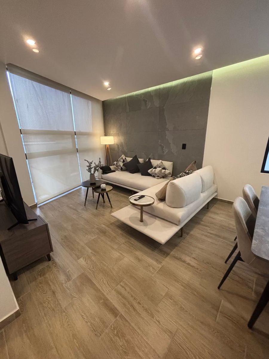 11 de 22: Sala junto al comedor.