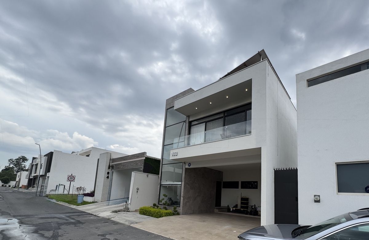 3 de 35: Fachada 3