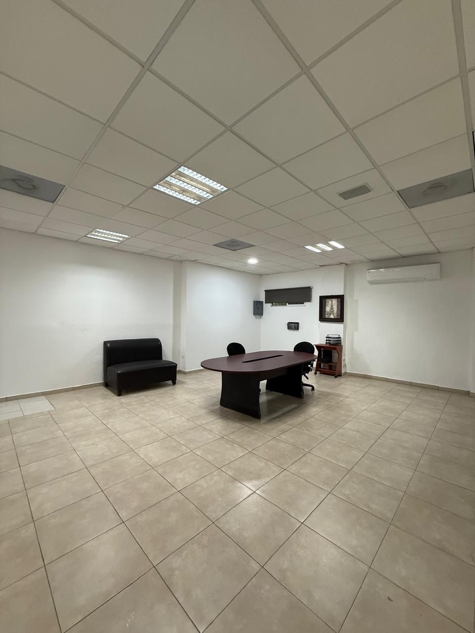 3 de 11: Sala de juntas