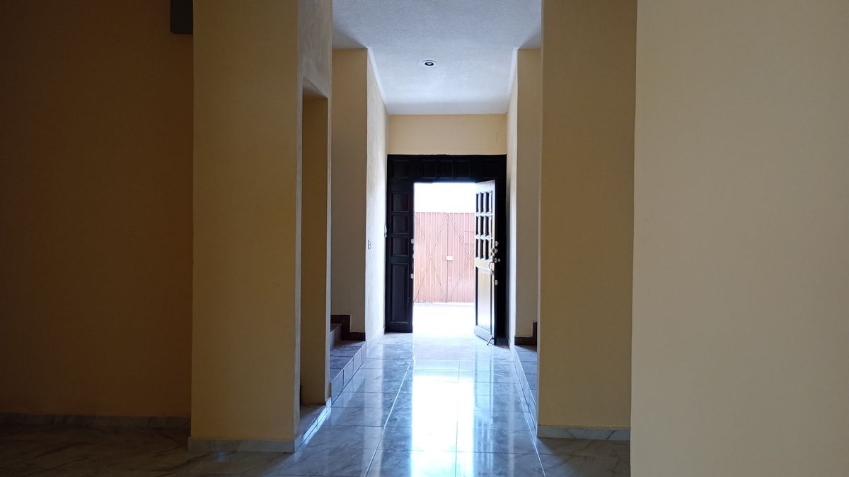 13 de 36: Pasillo distribuidor a las recámaras