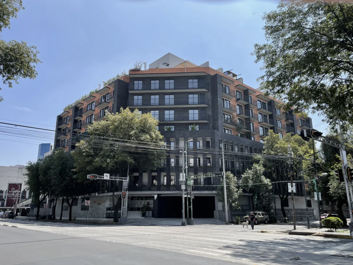 1 de 19: Fachada