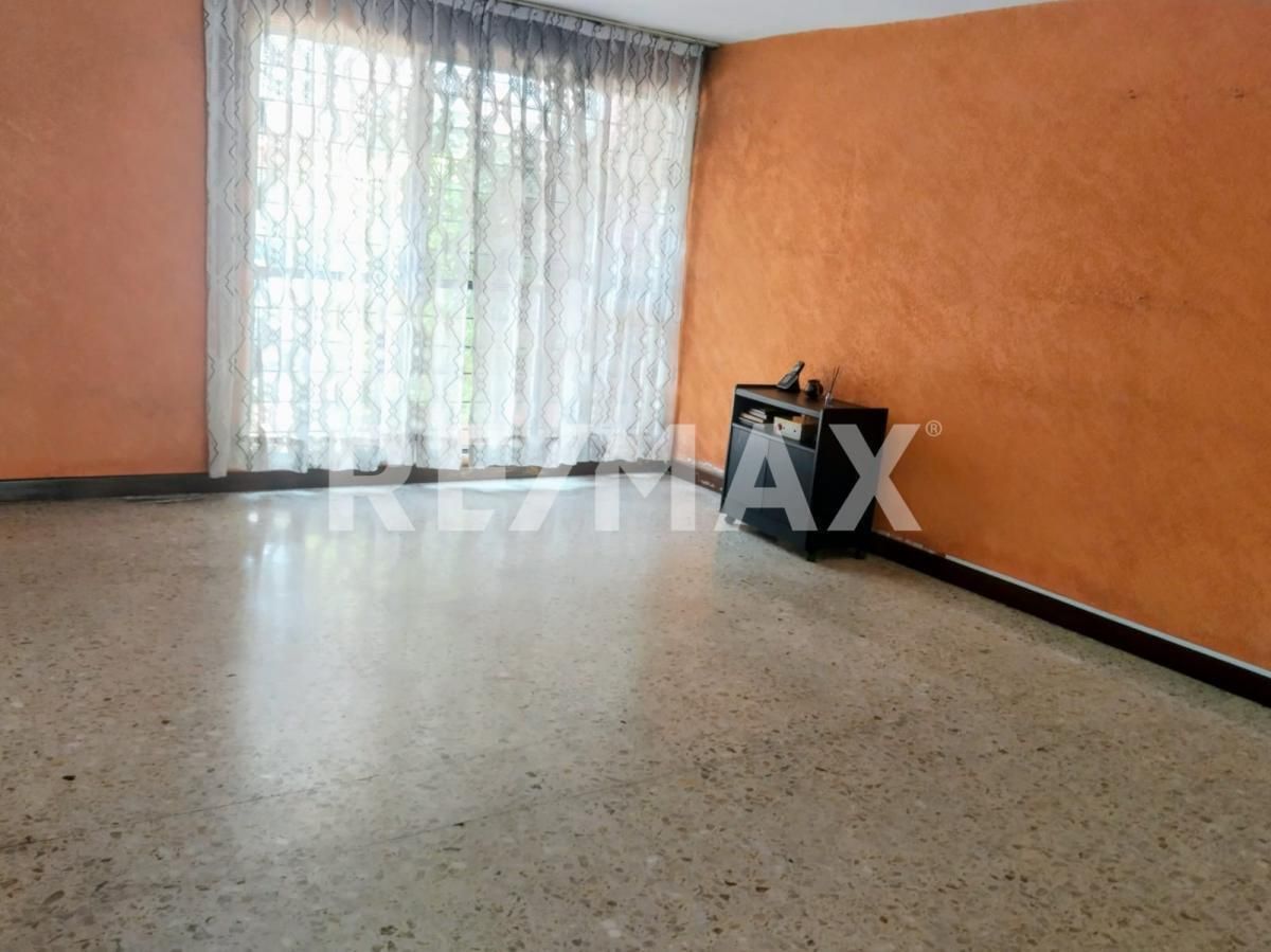 4 de 25: Sala