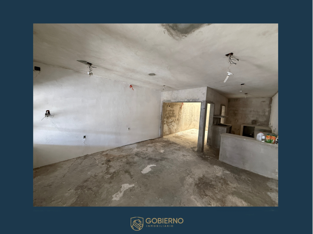 5 of 13: Sala comedor