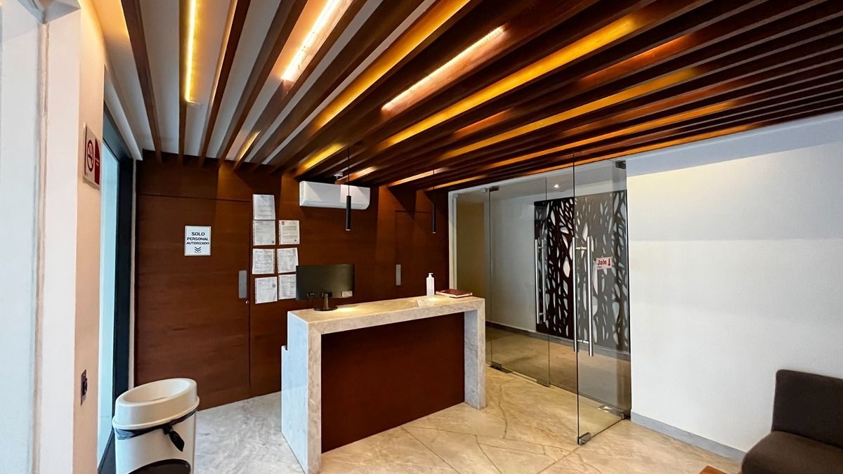 1 of 12: Lobby