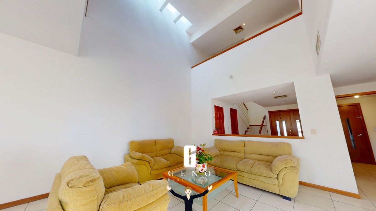 5 de 21: Sala con doble altura
