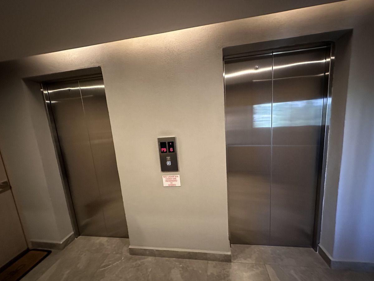 3 de 27: ELEVADOR