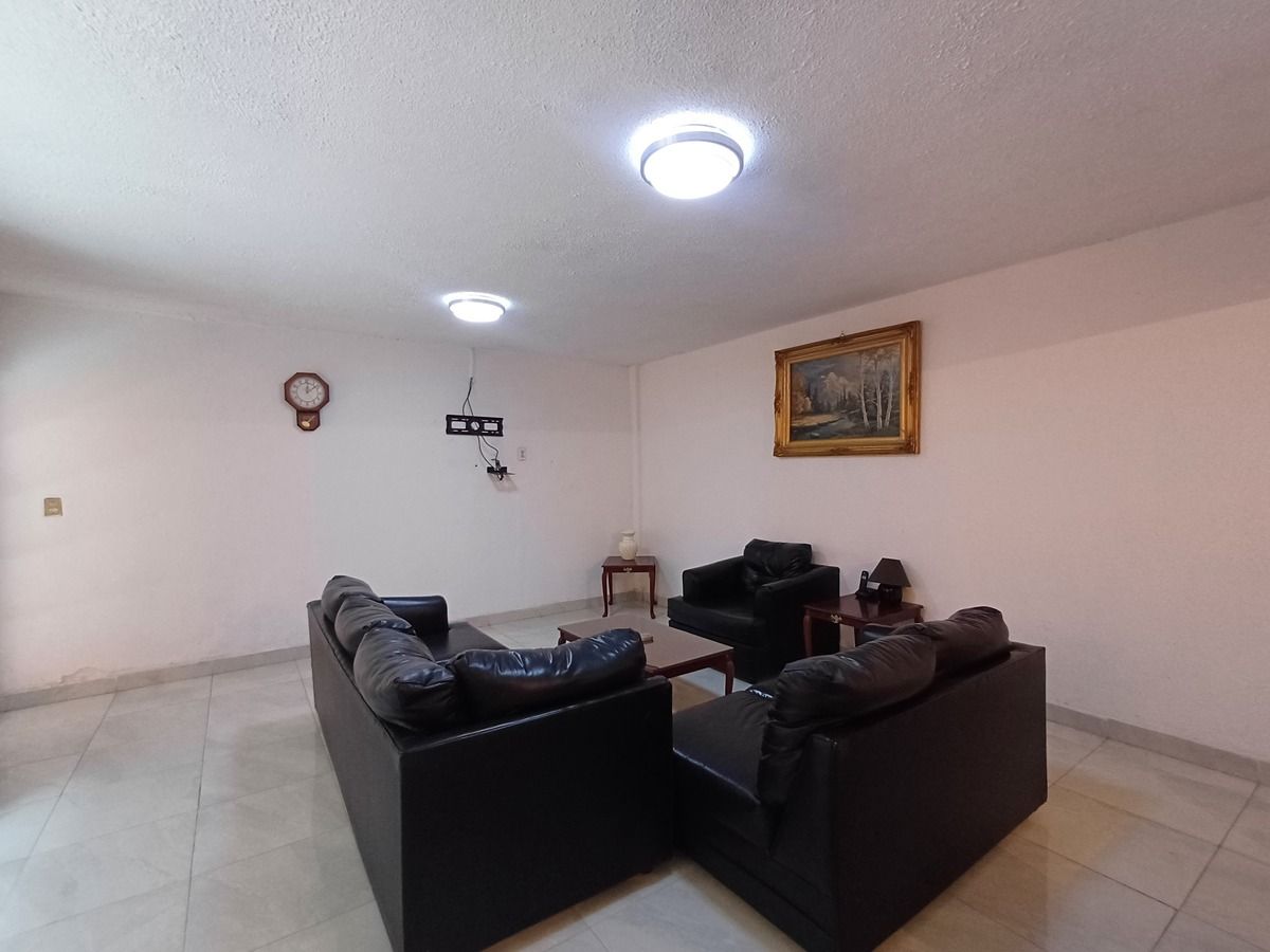 4 of 39: Sala comedor
