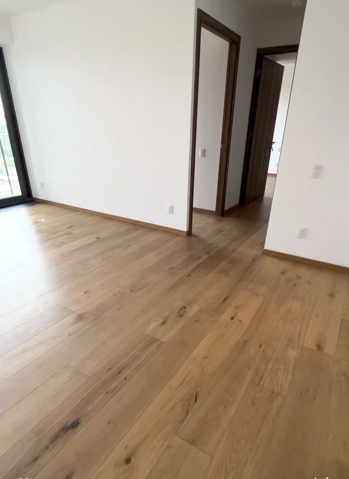 3 de 31: Piso Sala Comedor