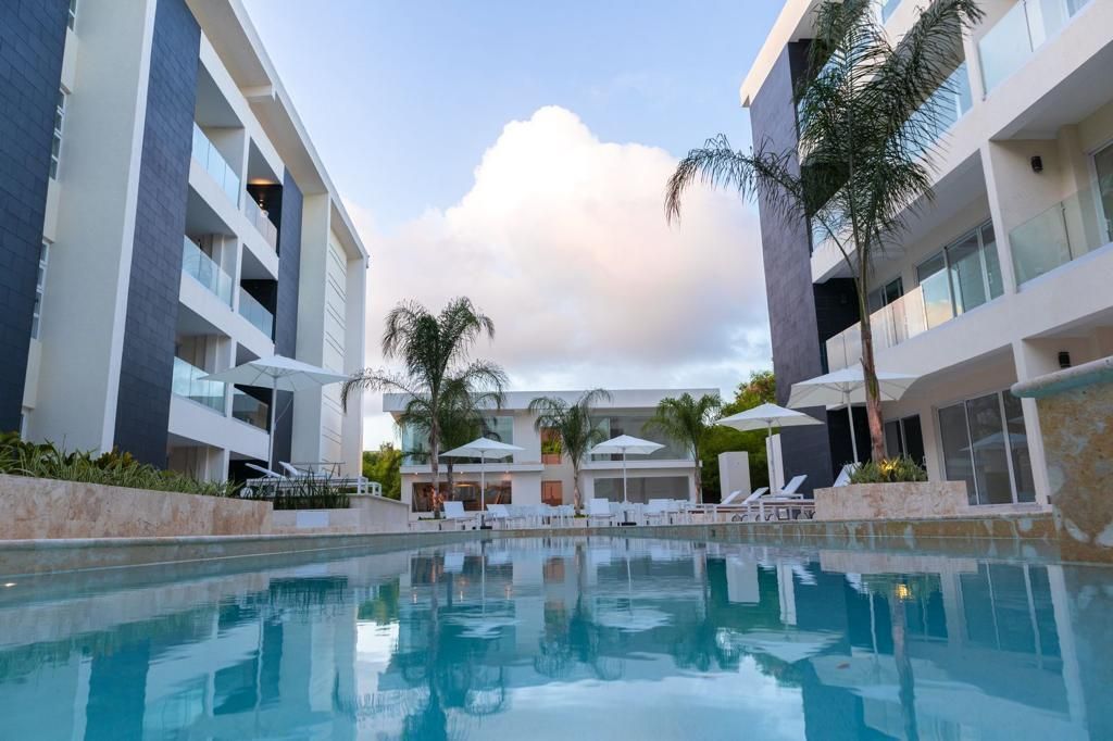 1 de 37: PISCINA