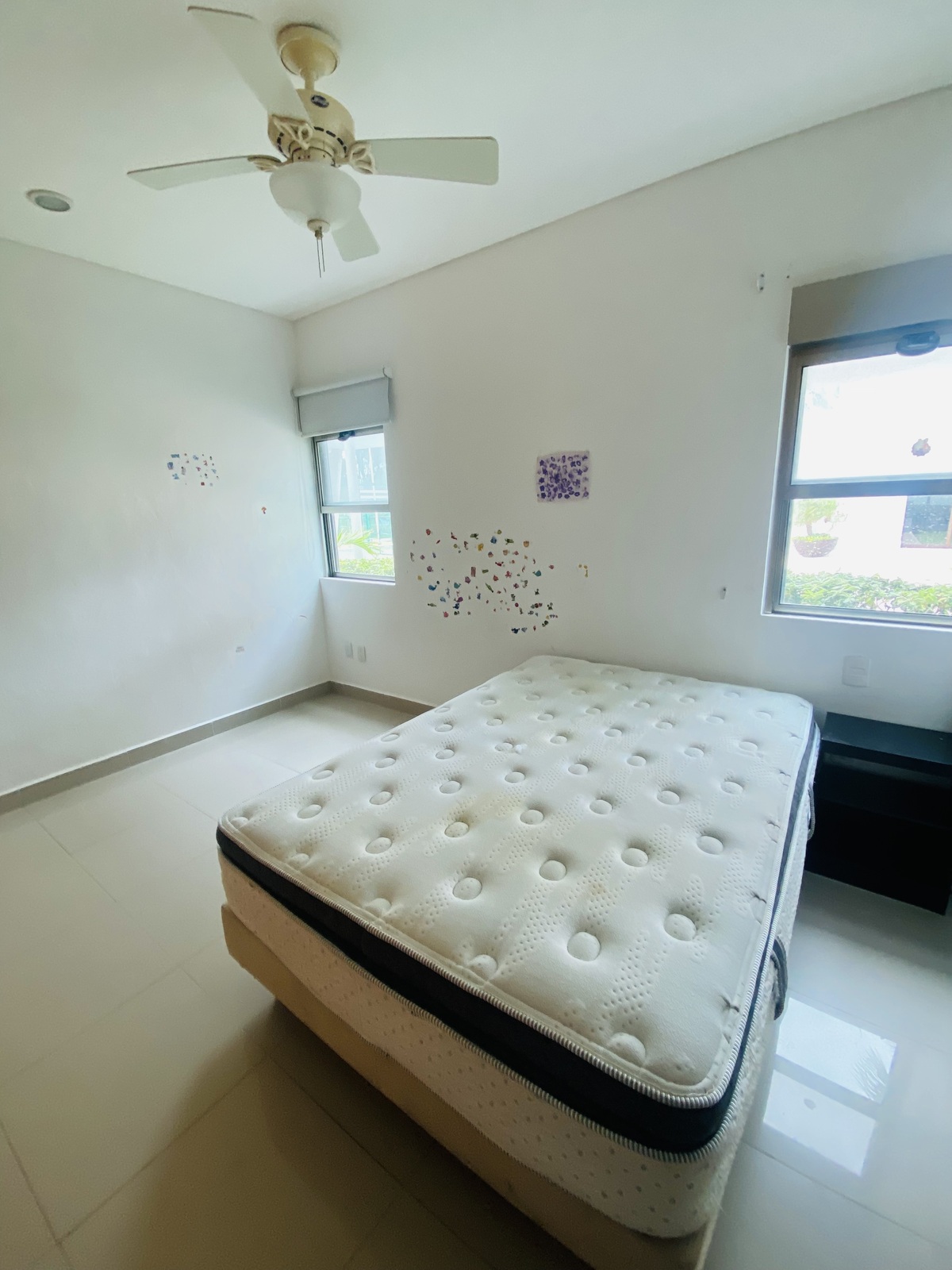 4 de 8: Amplísima recámara con vestidor y baño.