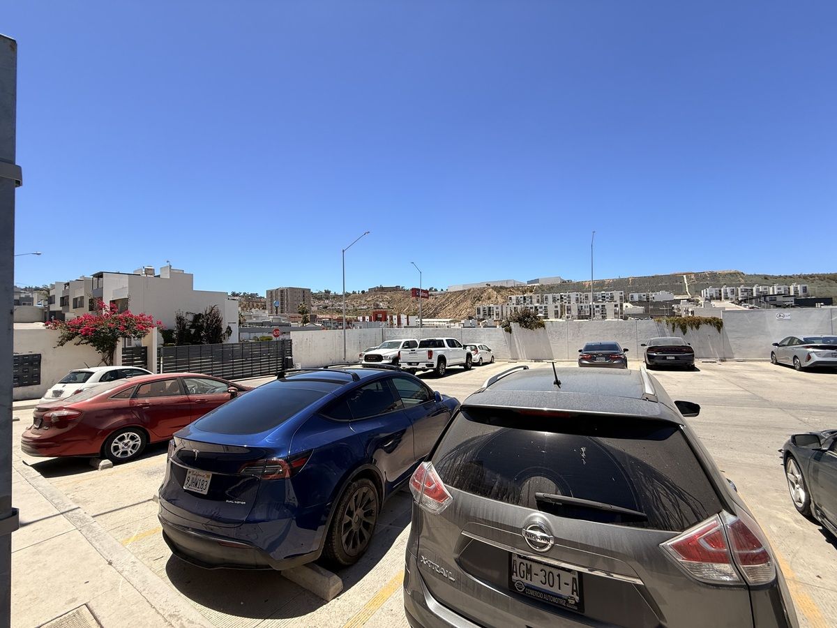 2 de 23: Vista estacionamienti