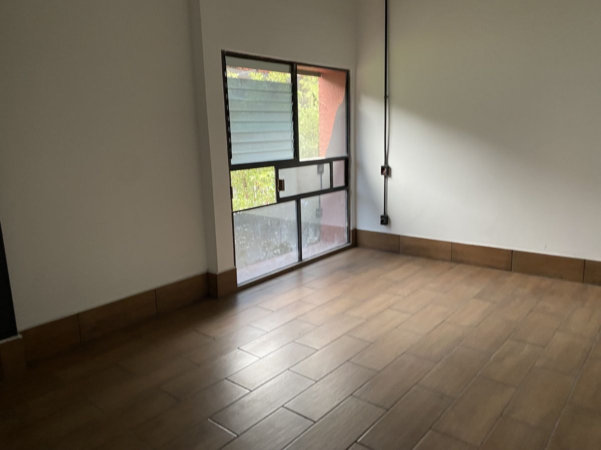 https://assets.easybroker.com/property_images/5408043/93531960/EB-TT8043.jpeg?version=1755396809