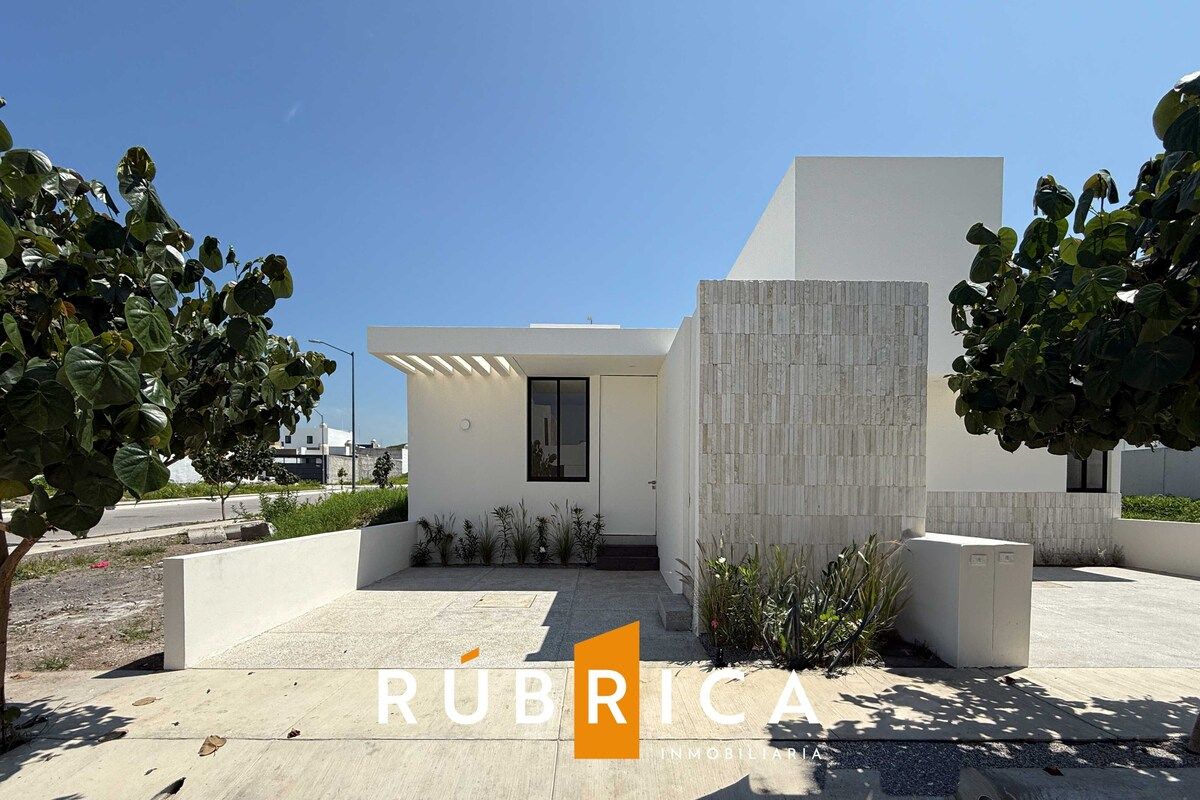 Casa en Venta en Residencial Punto Rioja, Colima.