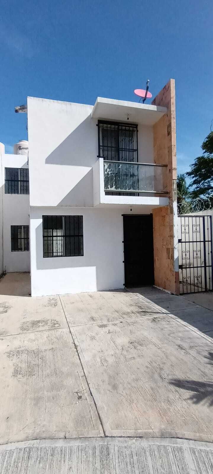 1 of 17: Fachada