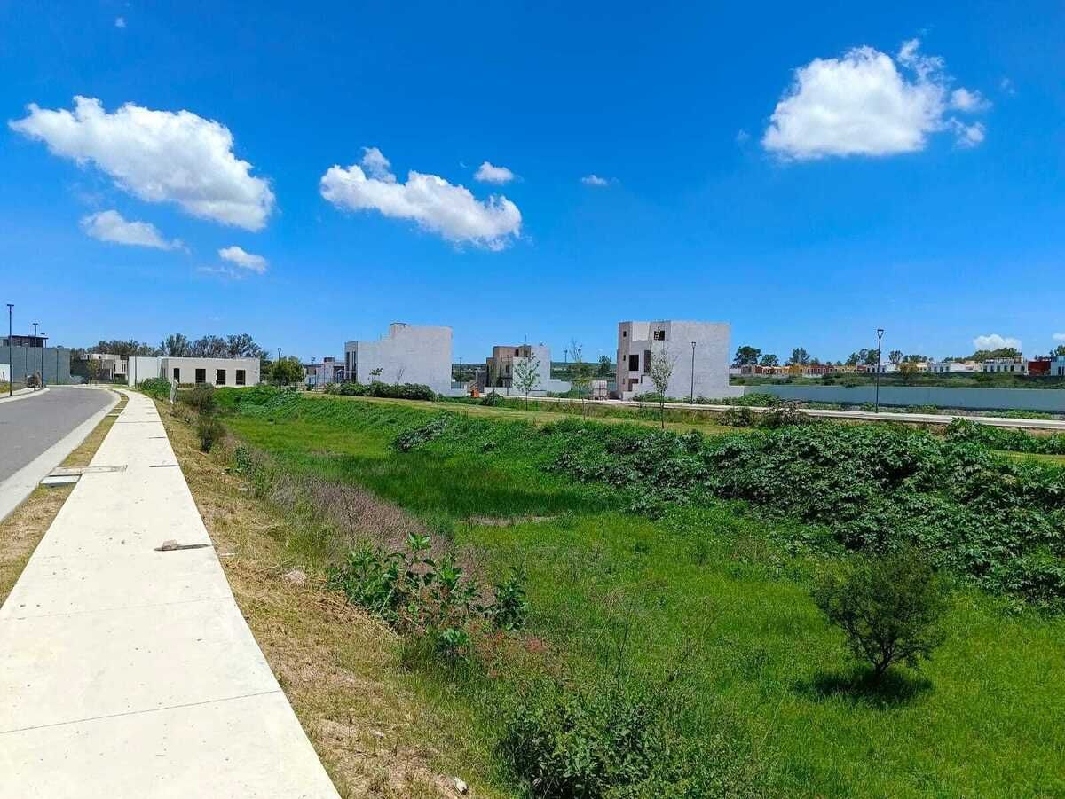 Lot 30 M6 Lavanda Zirandaro Condominium -MF