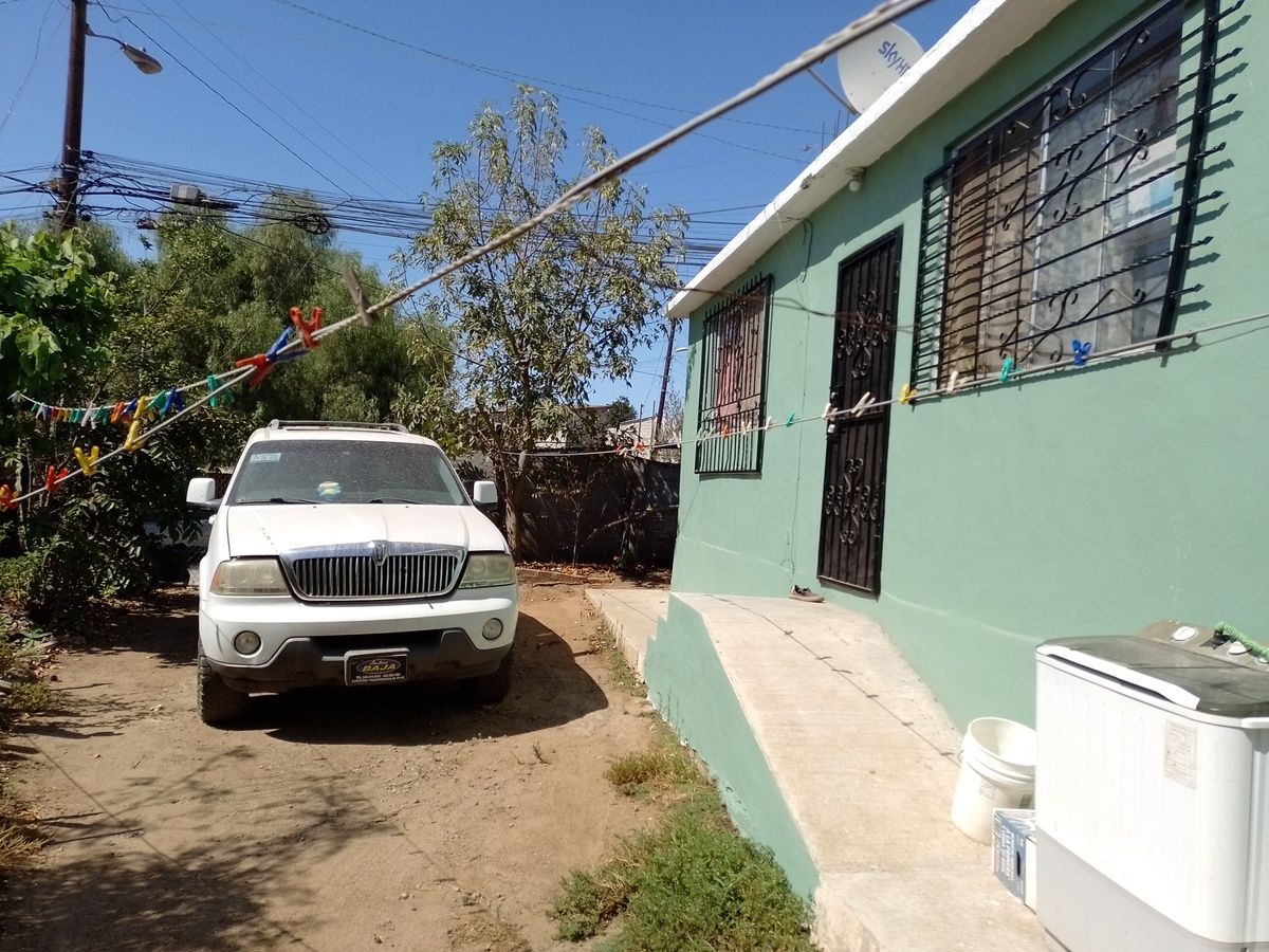 2 of 11: Fachada interior