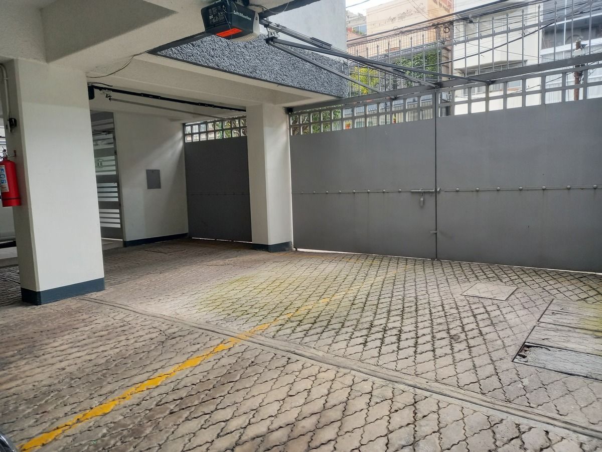 26 de 29: portón eléctrico