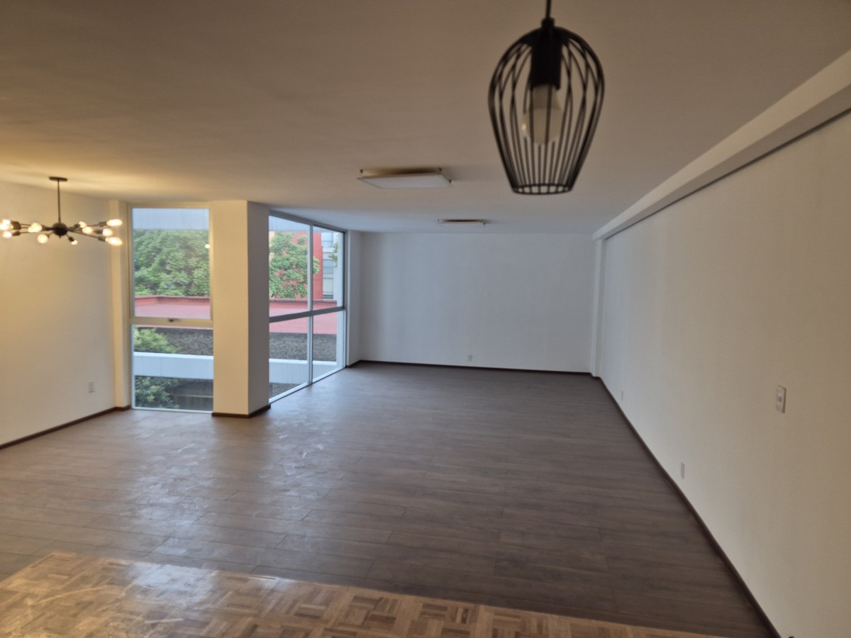 3 of 28: sala/comedor