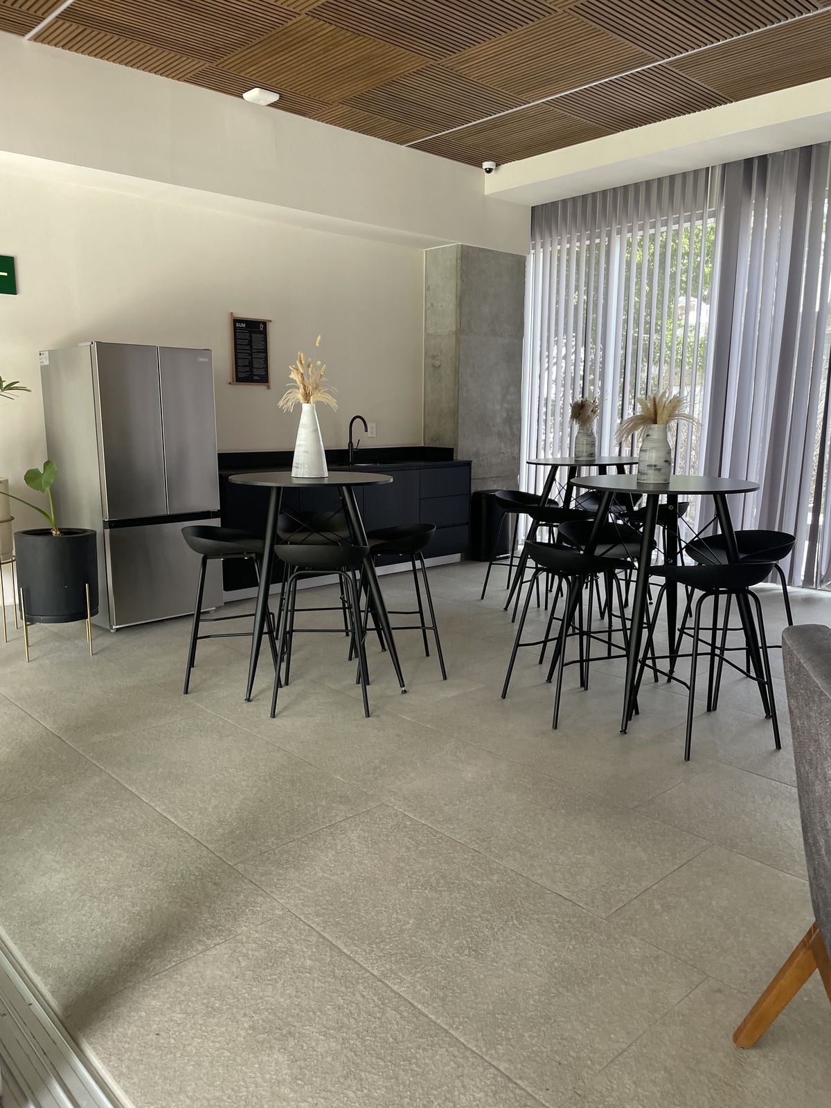 11 of 18: Salón usos múltiples