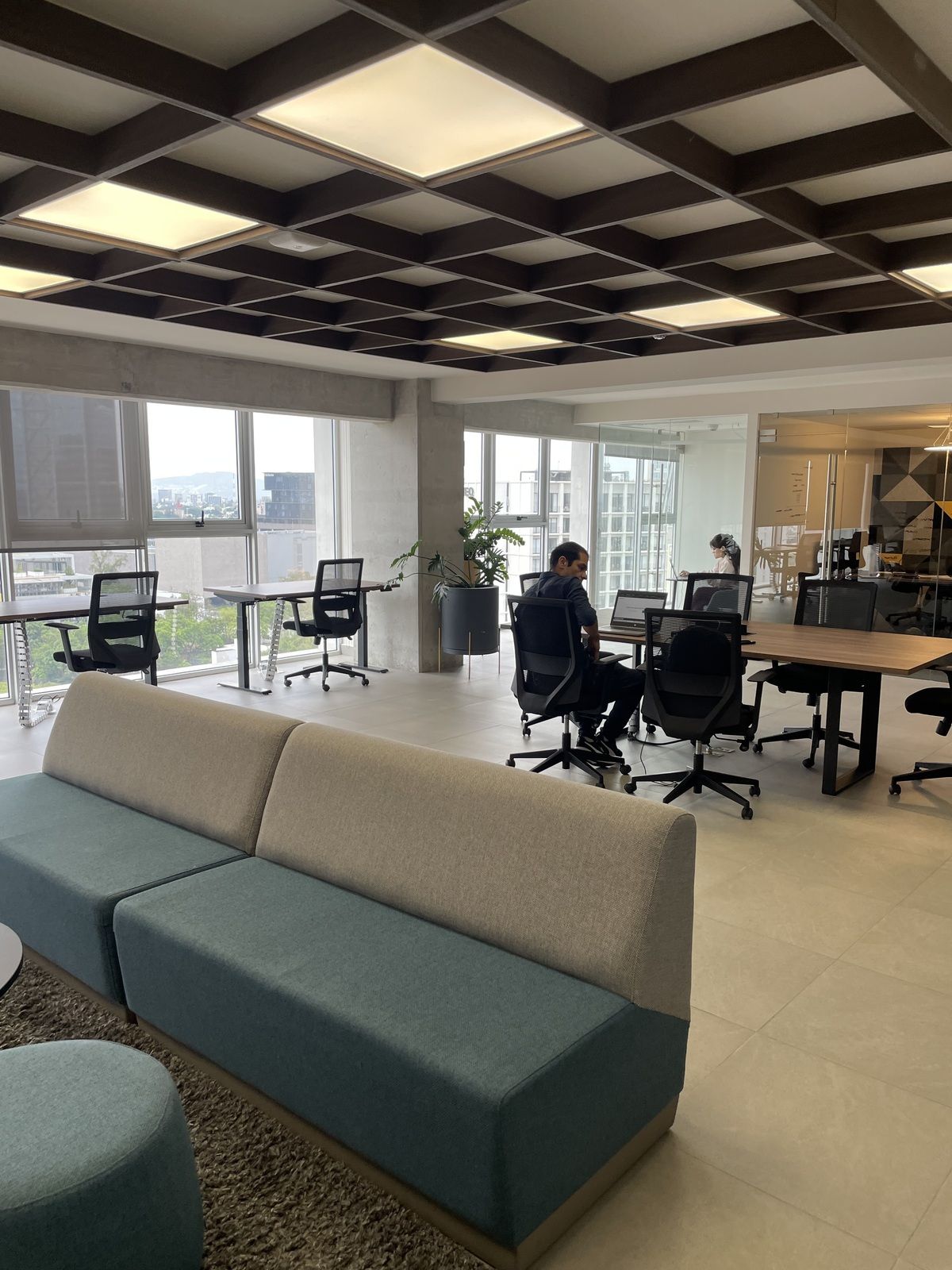 17 of 18: Coworking con vista espectacular