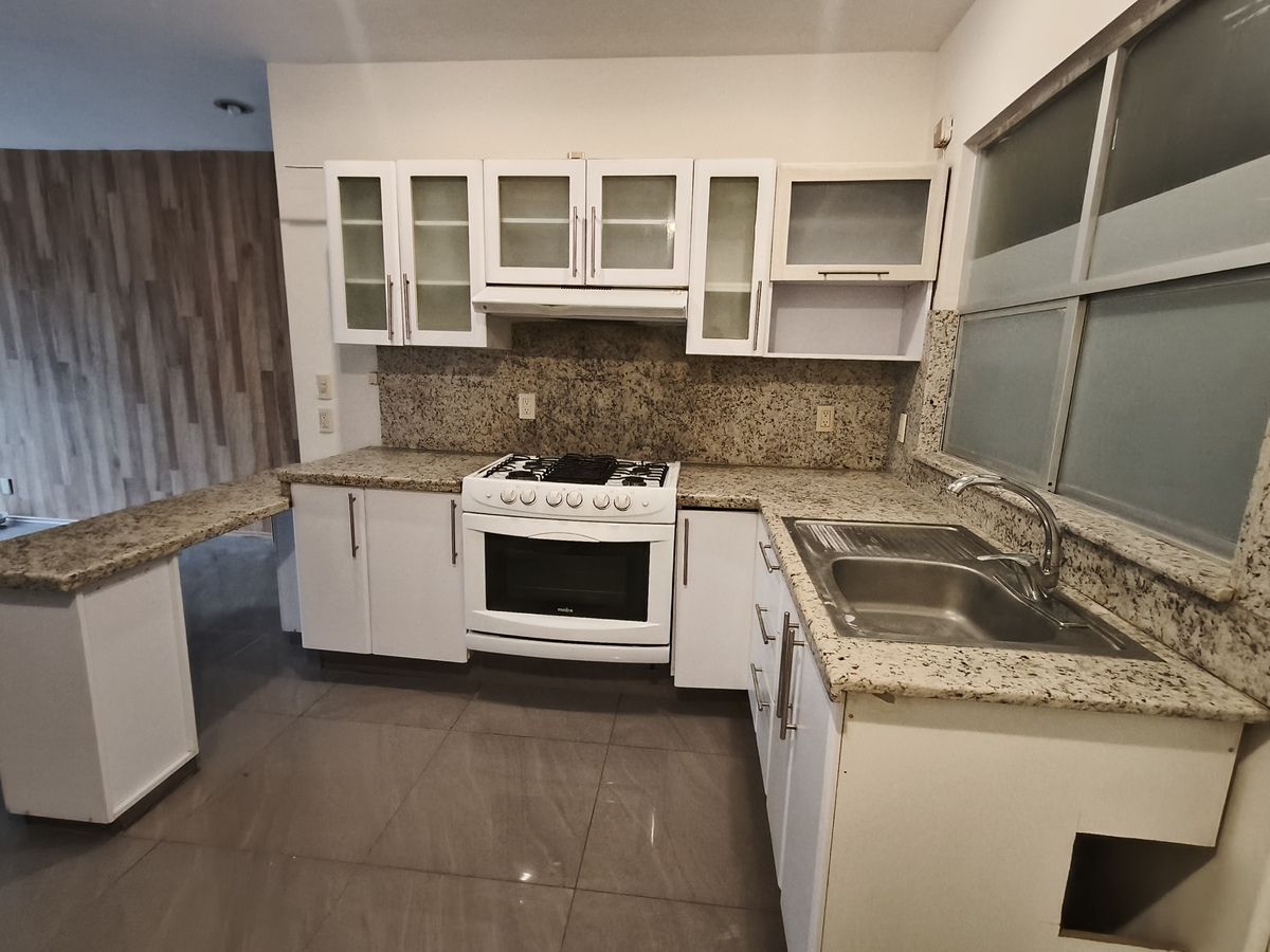 5 of 36: Cocina